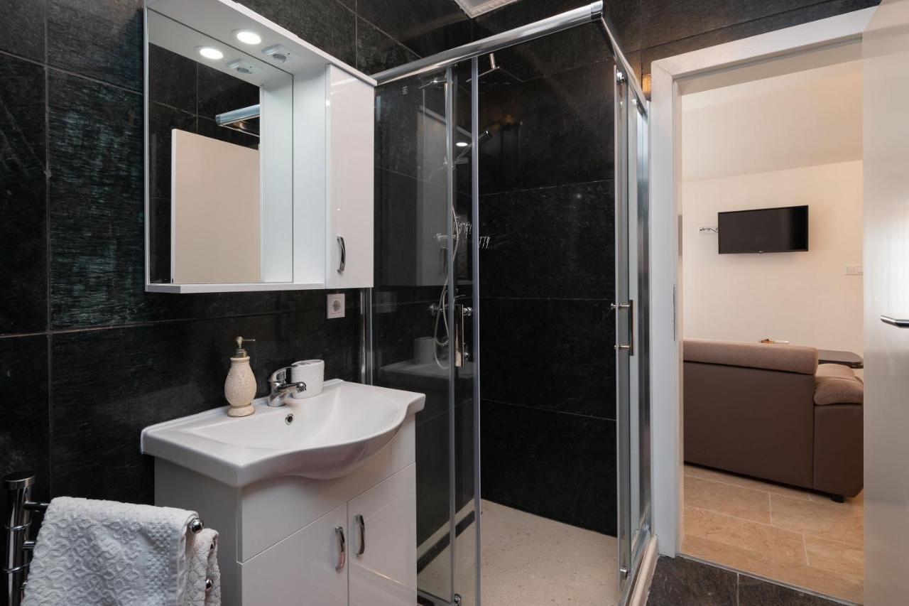 Luxury Stone Villa Nevija 2022 Private Villa ミルナ エクステリア 写真