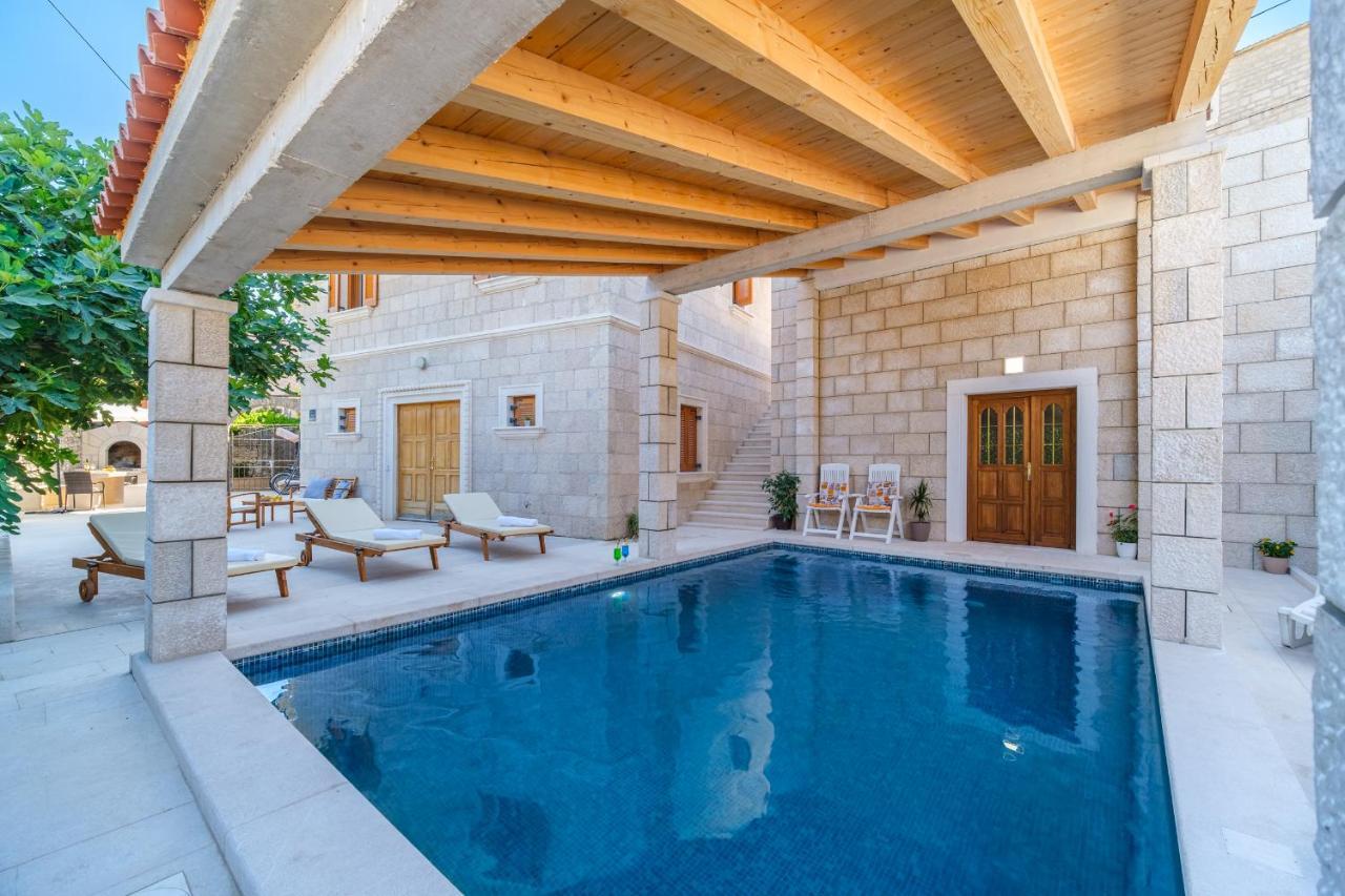 Luxury Stone Villa Nevija 2022 Private Villa ミルナ エクステリア 写真