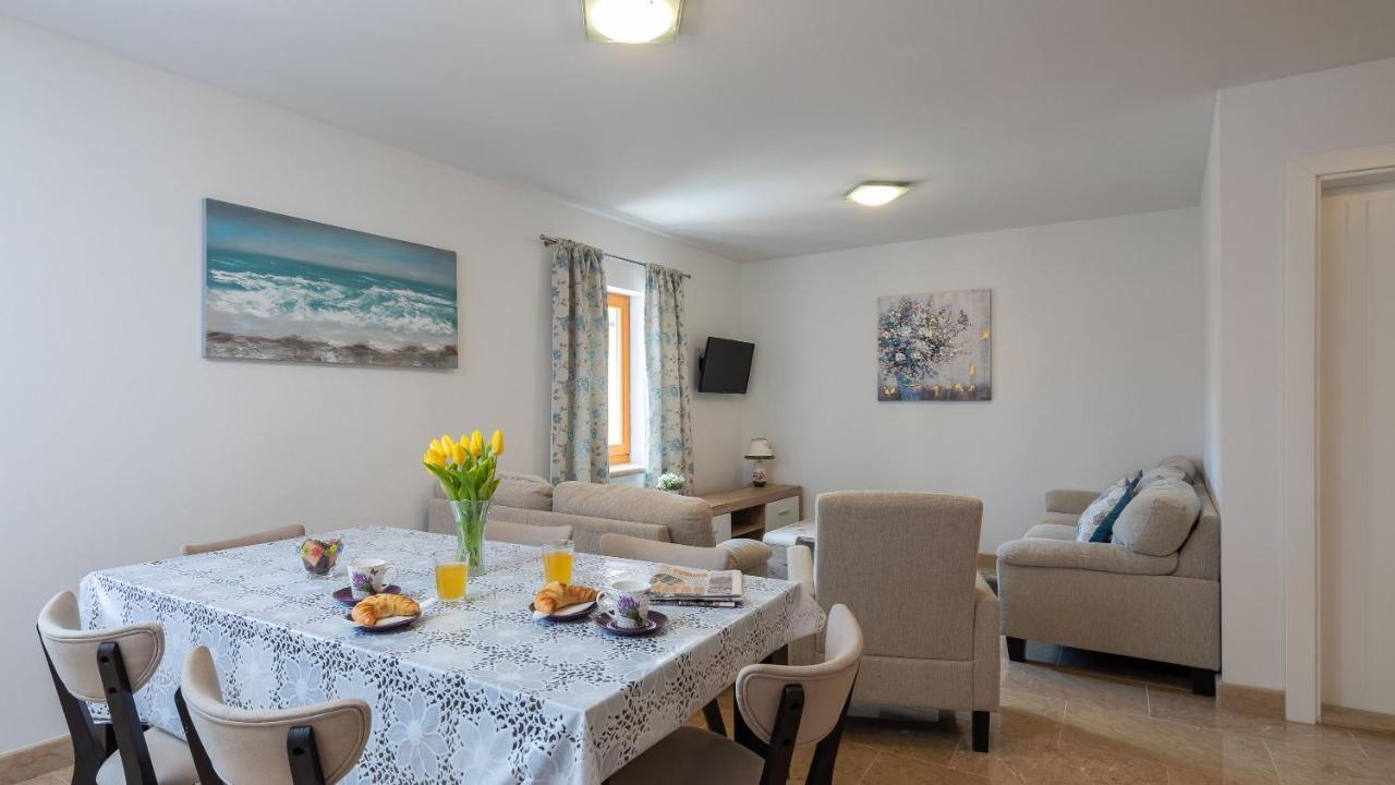 Luxury Stone Villa Nevija 2022 Private Villa ミルナ 部屋 写真