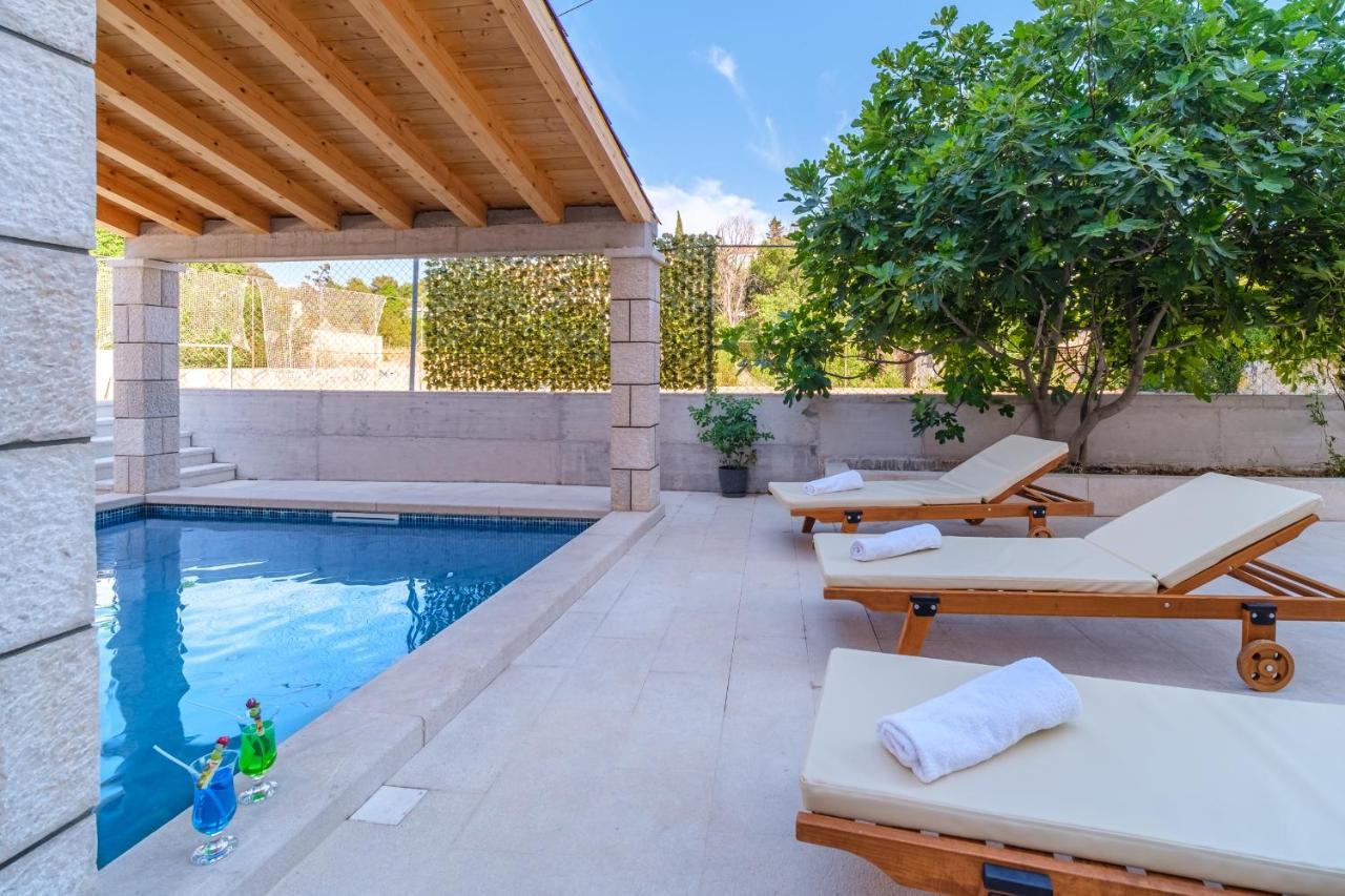 Luxury Stone Villa Nevija 2022 Private Villa ミルナ エクステリア 写真