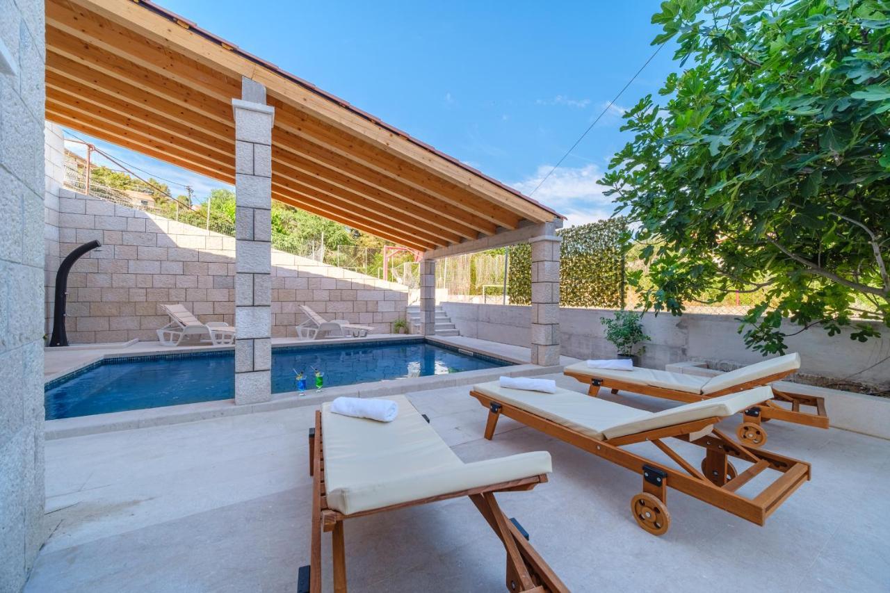 Luxury Stone Villa Nevija 2022 Private Villa ミルナ エクステリア 写真